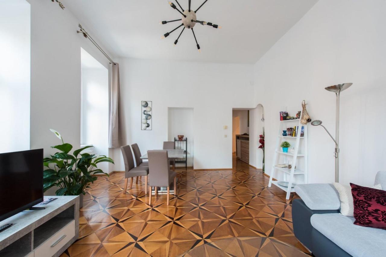 Belvedere Central Apartment Вена Экстерьер фото
