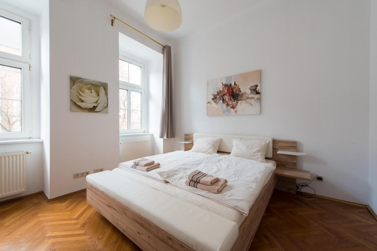 Belvedere Central Apartment Вена Экстерьер фото